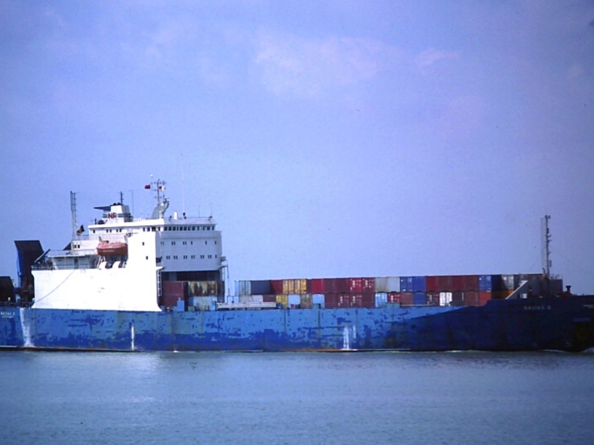 BAZIAȘ 2, navă tip RO-RO, construită de Şantierul Naval Galaţi, în 1984