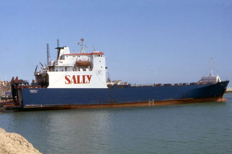 Fosta nava Ro-Ro "BAZIAȘ 4"