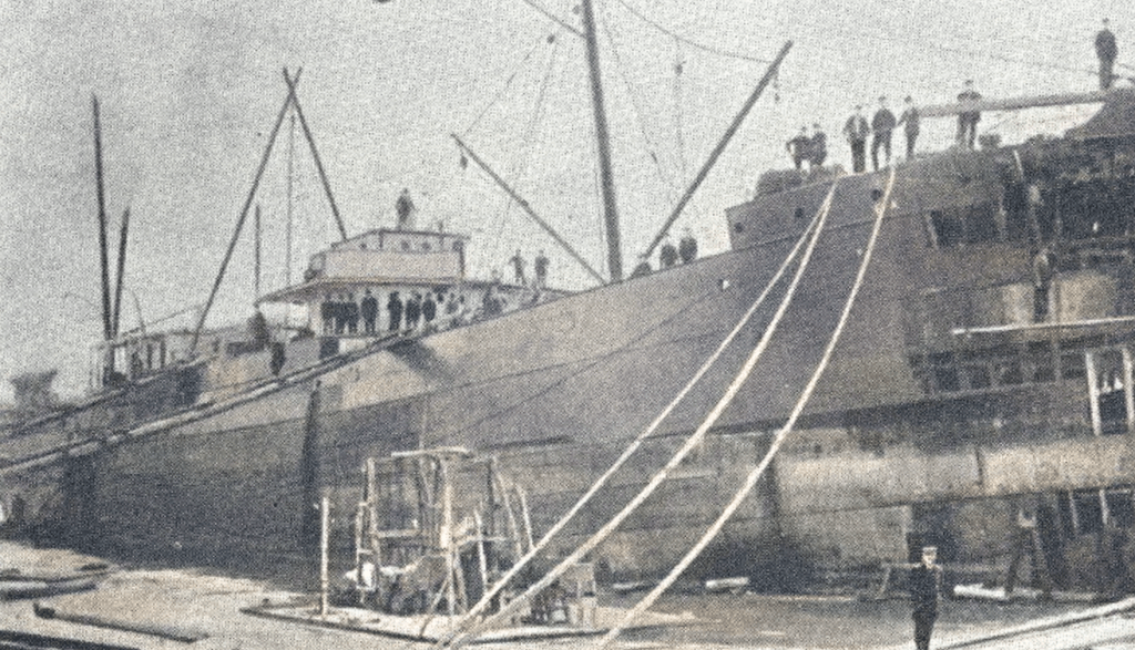 Cargoul "DOBROGEA" al S.M.R. în Șantierul "G. Fernic" din Galați, martie 1913