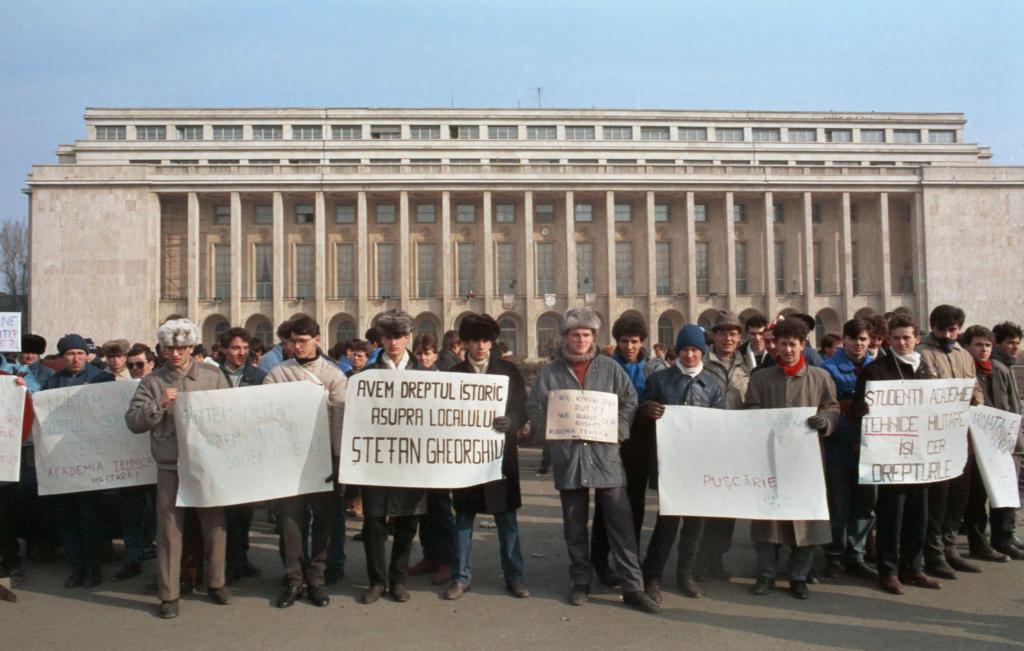 Studenții de la "Academia Tehnică Militară" fac greva foamei, februarie 1990